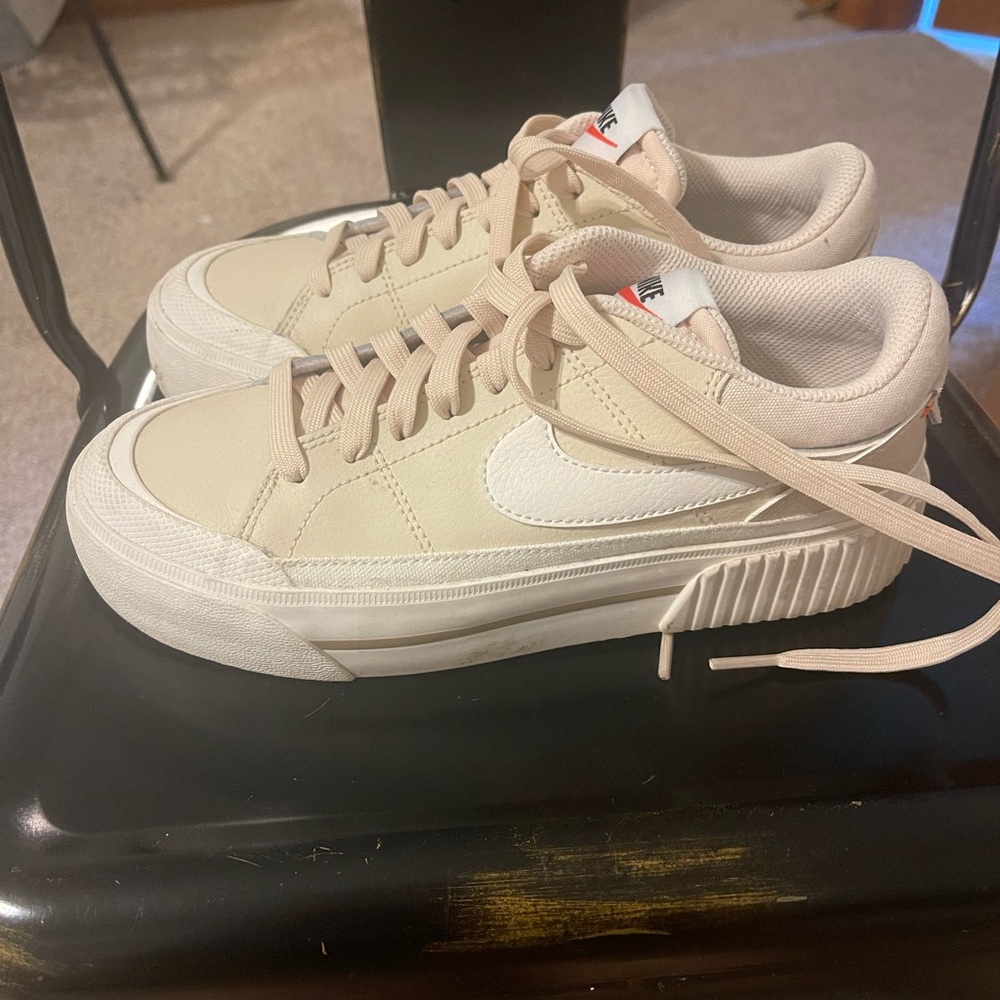 Nike Court Legacy Lift